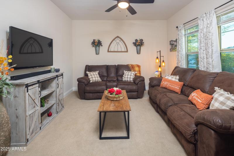 6638 W Sonoma Way Den