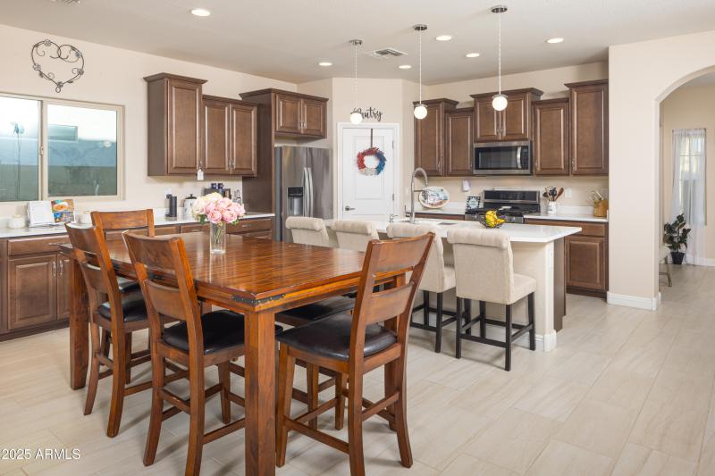 6638 W Sonoma Way Dining Kitchen