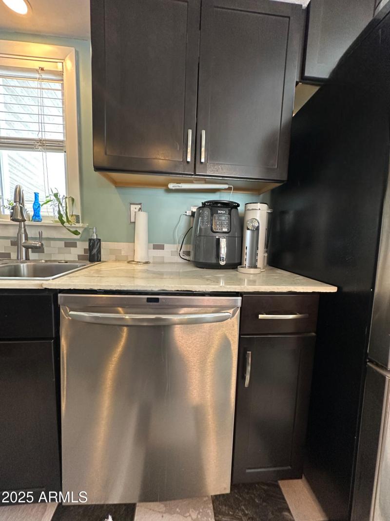 AD876376-12A3-4698-8F2E-0B6D55C0AD44