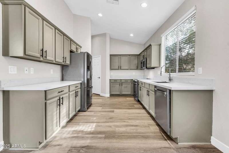 2430 S Dragoon Dr-17