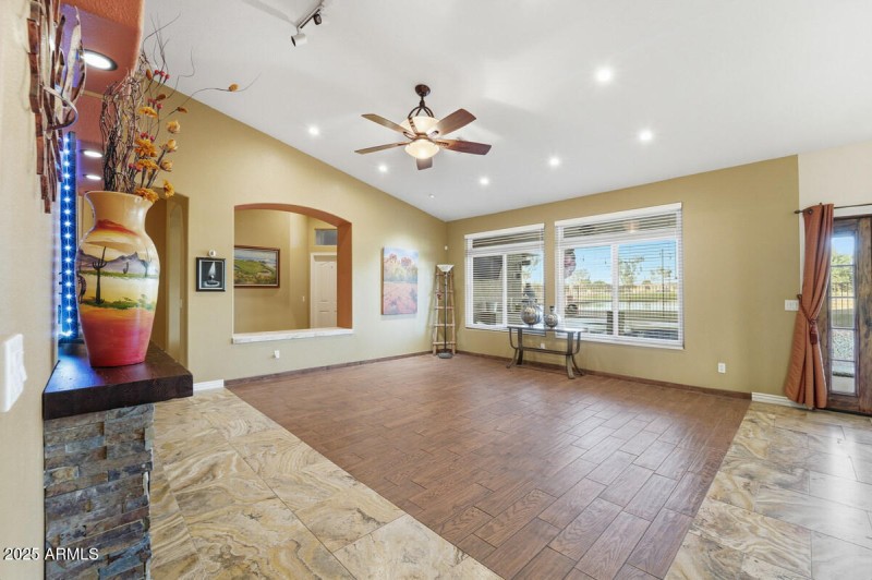 1021 S Western Skies Dr-21