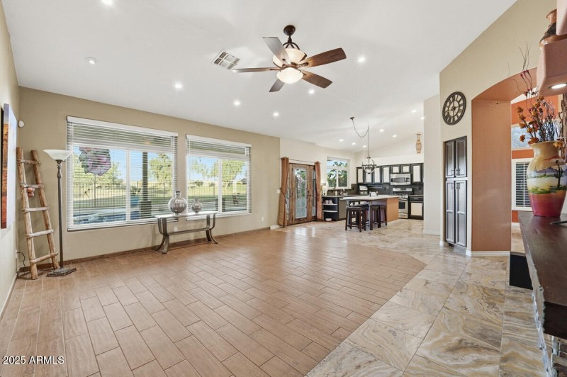 1021 S Western Skies Dr-25