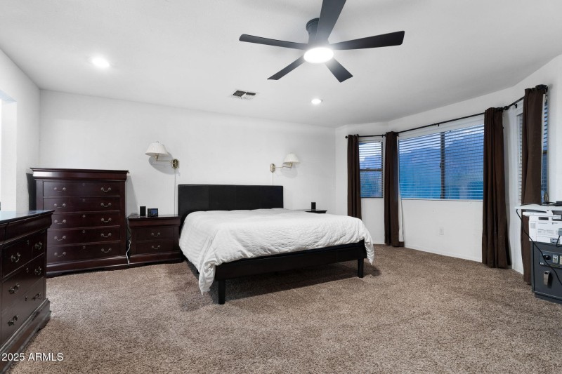 030__117 N Arroya Rd