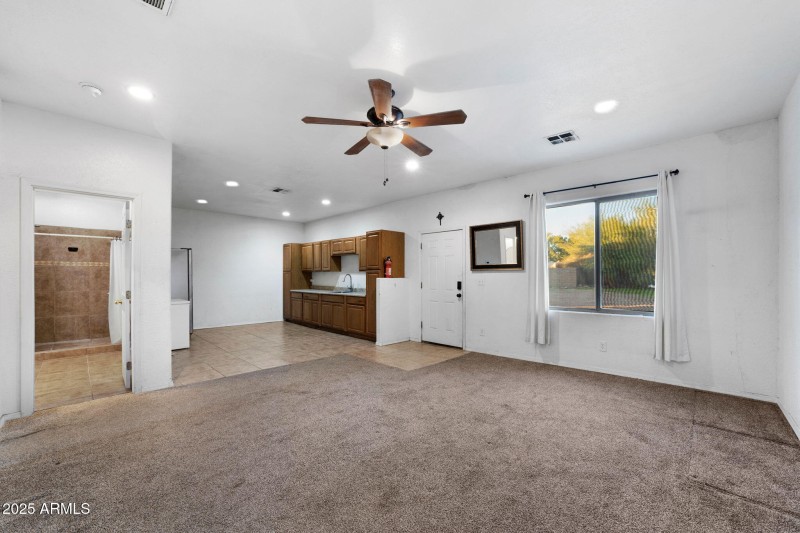 042__117 N Arroya Rd