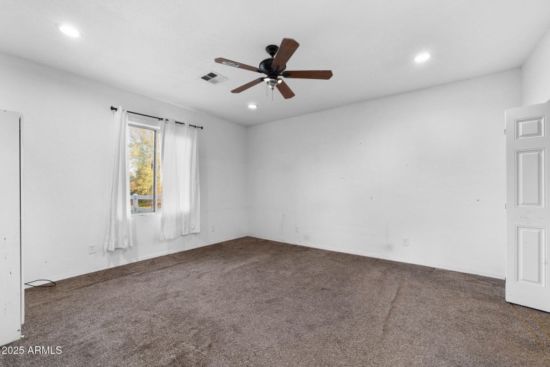 044__117 N Arroya Rd