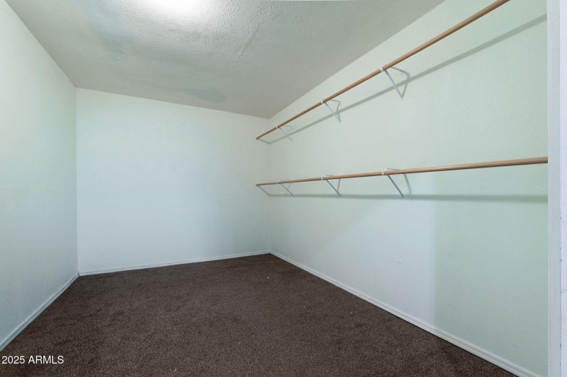 045__117 N Arroya Rd