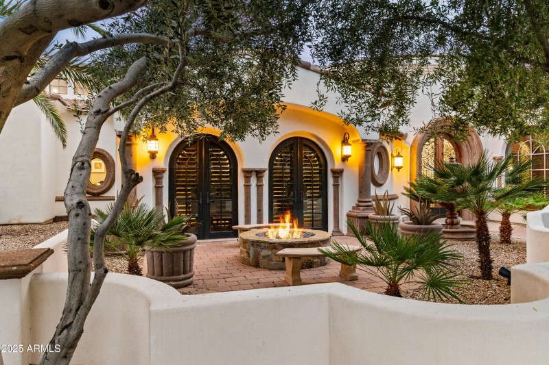 Formal Dining Outside Seating