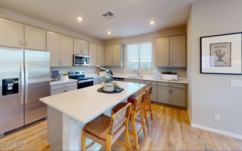 Wildflower-at-Blossom-Rock-Daisy-Kitchen