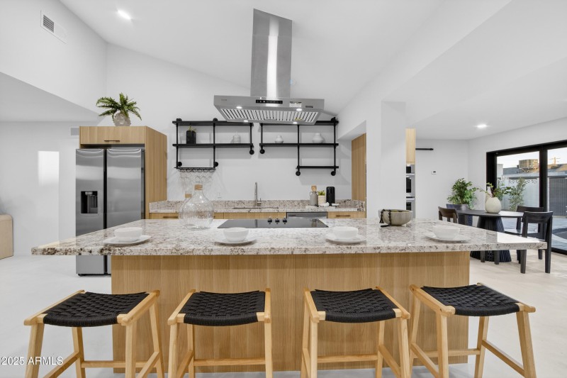 ENTERTAINERS KITCHEN