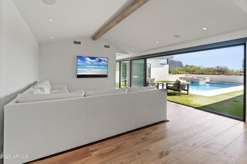 4218 E Palo Verde Dr--11