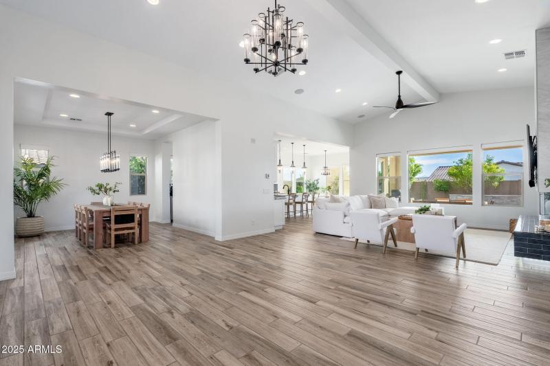 13833 W Bloomington St - 06