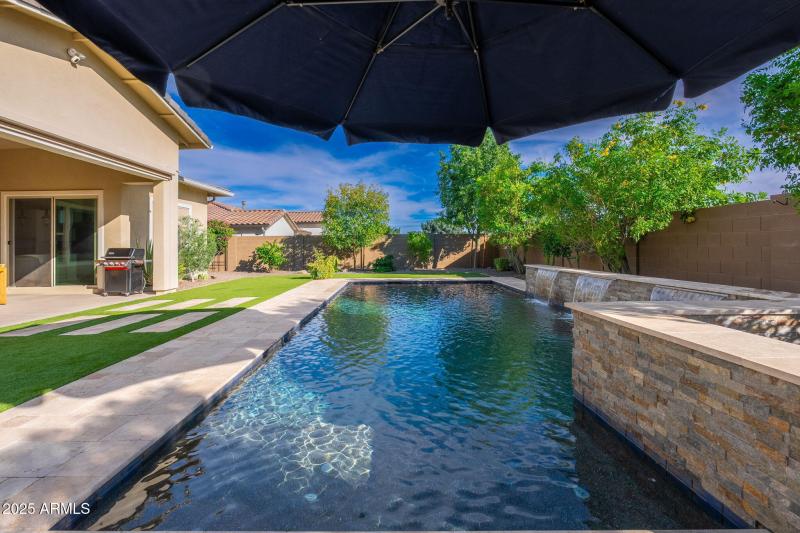 13833 W Bloomington St - 53