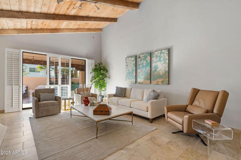 10-web-or-mls-6205-n-29th-pl