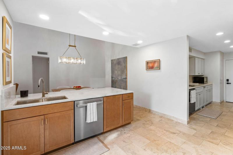 17-web-or-mls-6205-n-29th-pl