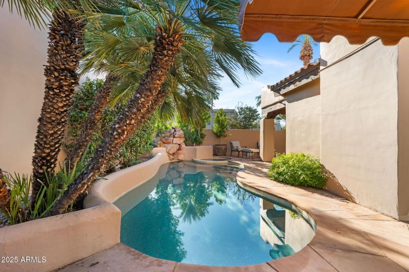 37-web-or-mls-6205-n-29th-pl