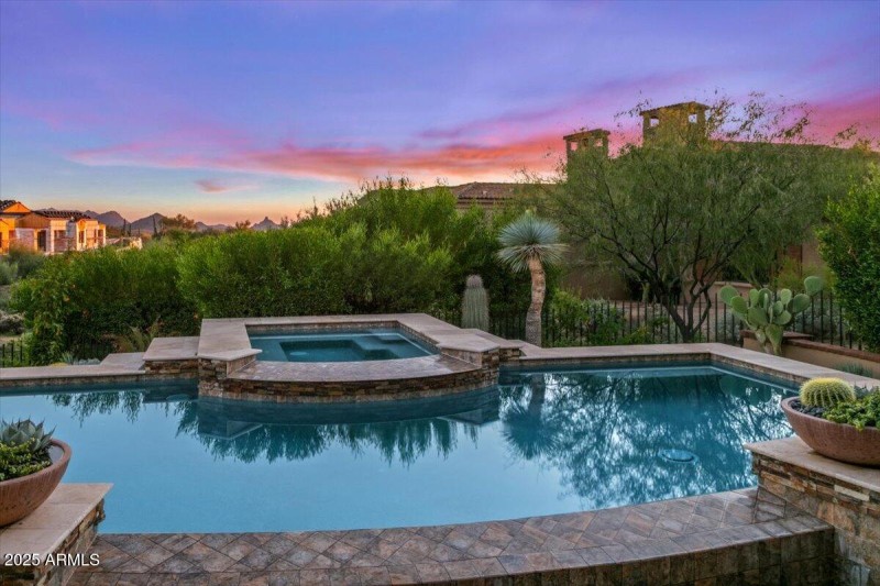 Pool & Spa