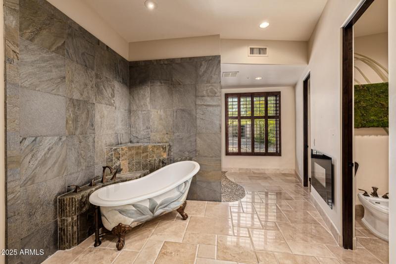 32-Calle Buena Vista