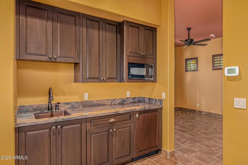 77-Calle Buena Vista