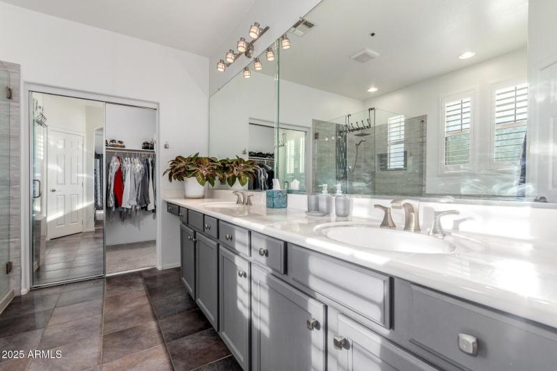 128th Owners Bath with Extended Double V