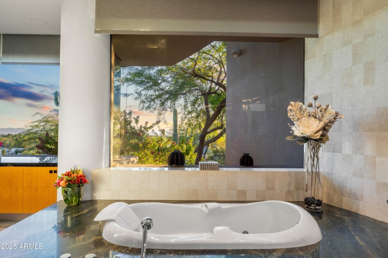 6021 N 44TH ST, Paradise Valley, AZ