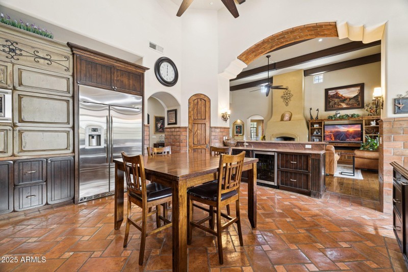 13-web-or-mls-35444-n-48th-st