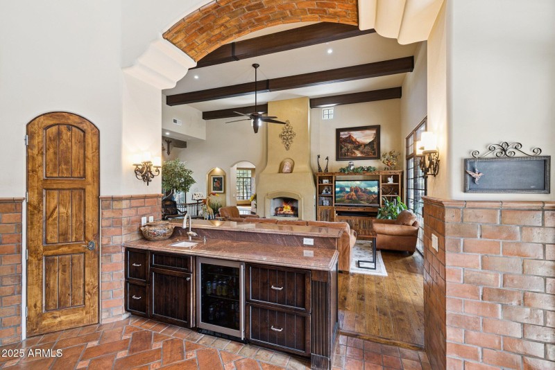 18-web-or-mls-35444-n-48th-st