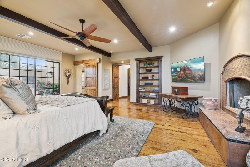 28-web-or-mls-35444-n-48th-st