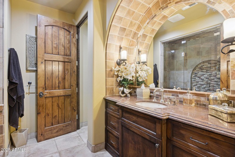 29-web-or-mls-35444-n-48th-st