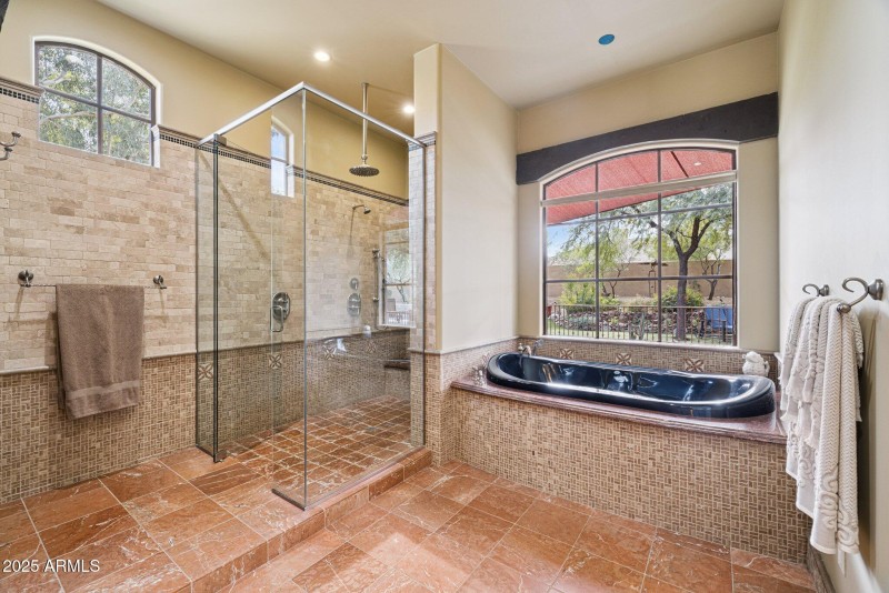 38-web-or-mls-35444-n-48th-st