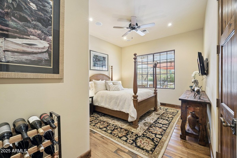 46-web-or-mls-35444-n-48th-st