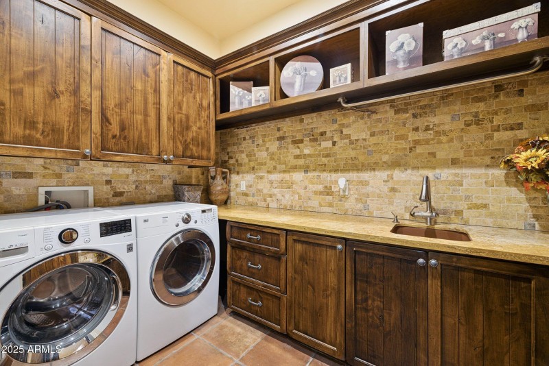 50-web-or-mls-35444-n-48th-st