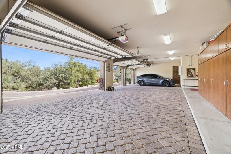 53-web-or-mls-35444-n-48th-st