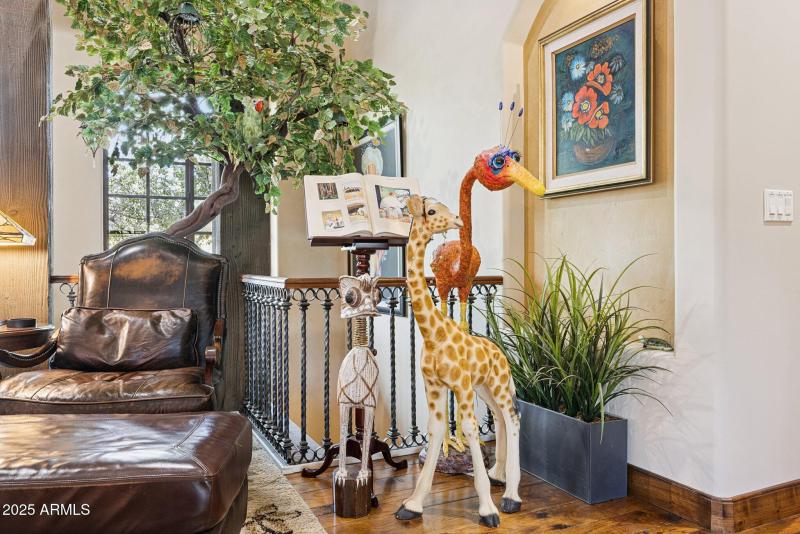 57-web-or-mls-35444-n-48th-st