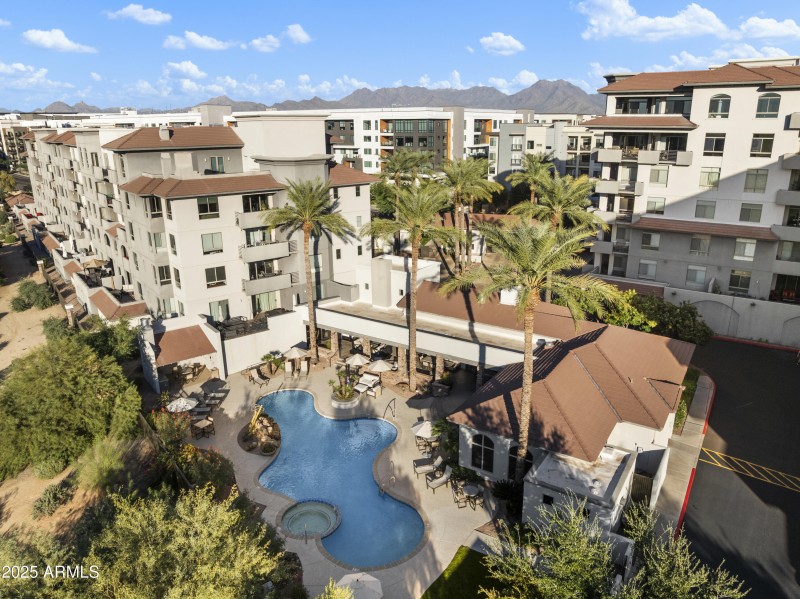 Welcome to The Landmark Condominiums