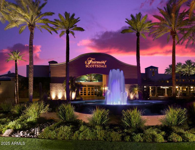 Walk To Fairmont Scottsdale Hotel