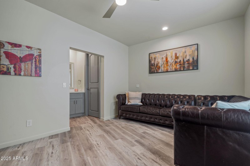 31-web-or-mls-11010 Buffalo Dr-17