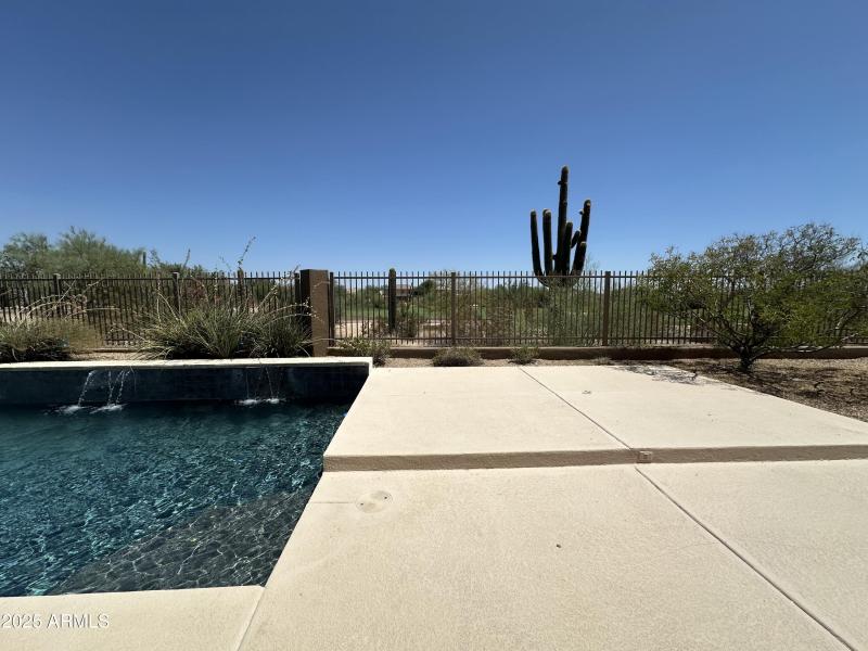 Pool and golf course ciewt