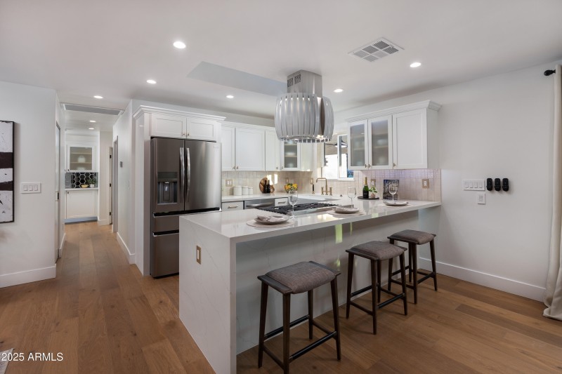 SIGNATURE WHITE DESIGNER KITCHEN