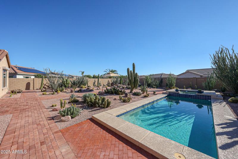 Can you say mini Botanical Garden?