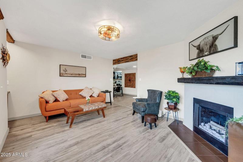 8787 E Mountain View Rd Unit 2100-14