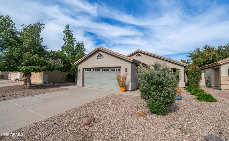 882 E Baylor Ln Exterior Photos-2