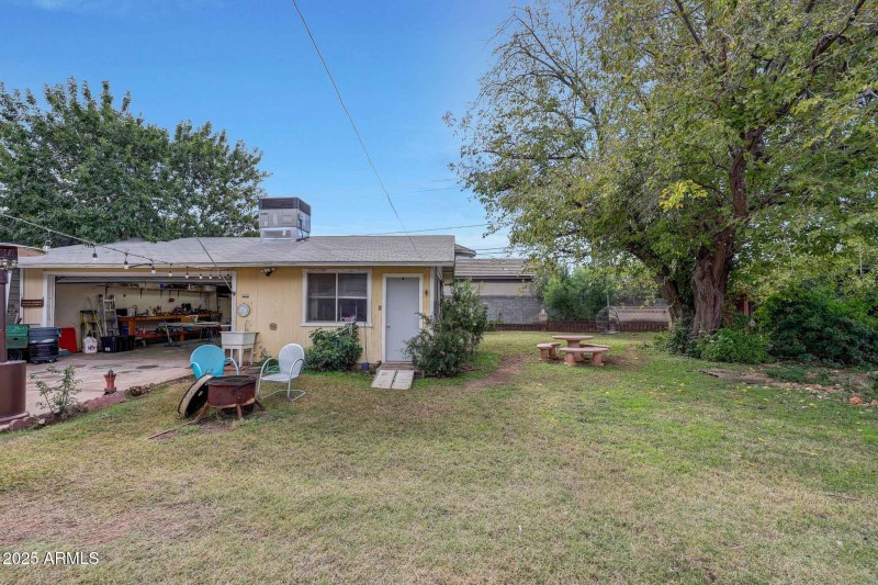 Detached Garage / Workshop