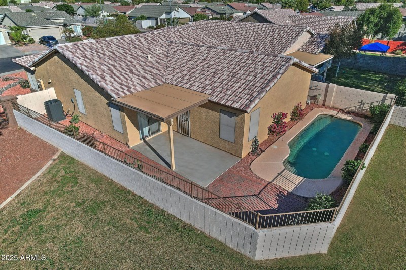 33-web-or-mls-xSet09