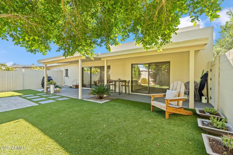 Entry/Exit from Primary Bedroom as well