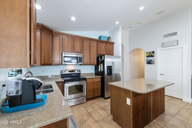 15-9867 W Harmony Ln