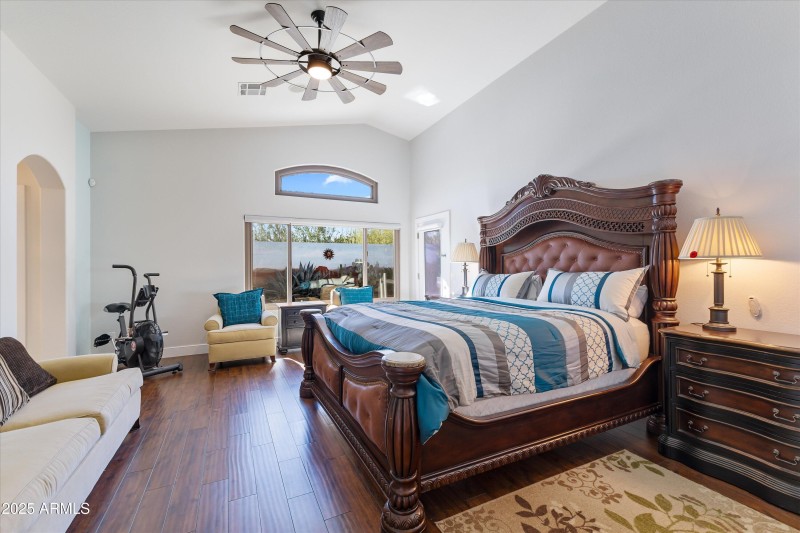 22-9867 W Harmony Ln