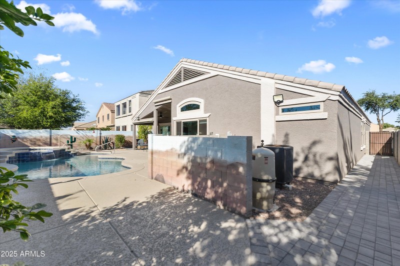 37-9867 W Harmony Ln