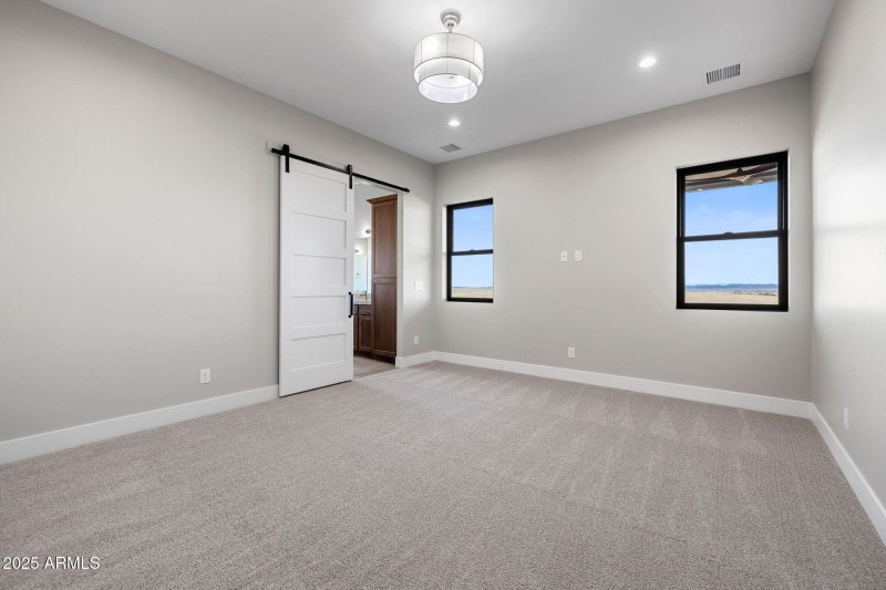 42-Primary Bedroom (1)