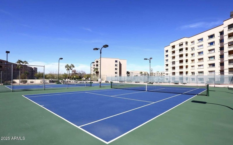 2 TENNIS COURTS