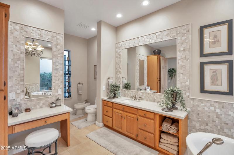 Master bath 1 vanity table